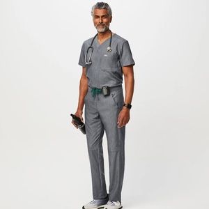 Set 2/ FIGS Leon Three-Pocket Scrub Top Sz L & Axim Cargo Scrub Pants Sz M